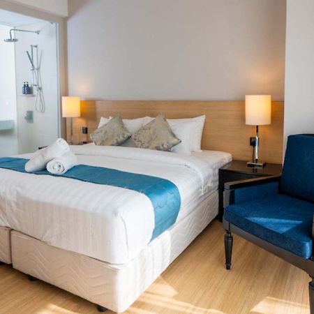 The Straits Melaka By Perfect Host Aparthotel Екстериор снимка